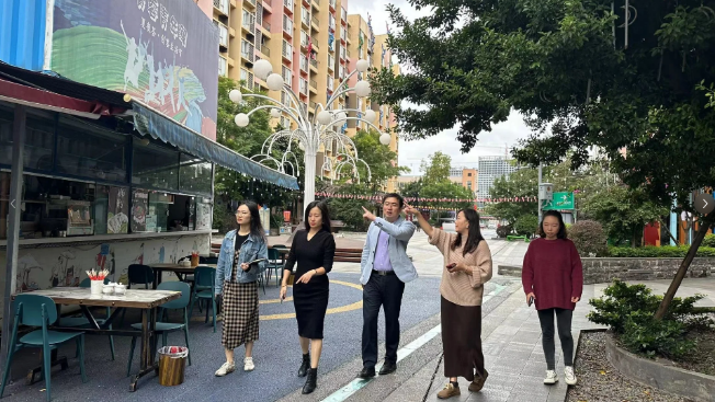 温江隆科集团三联考察我司重点项目