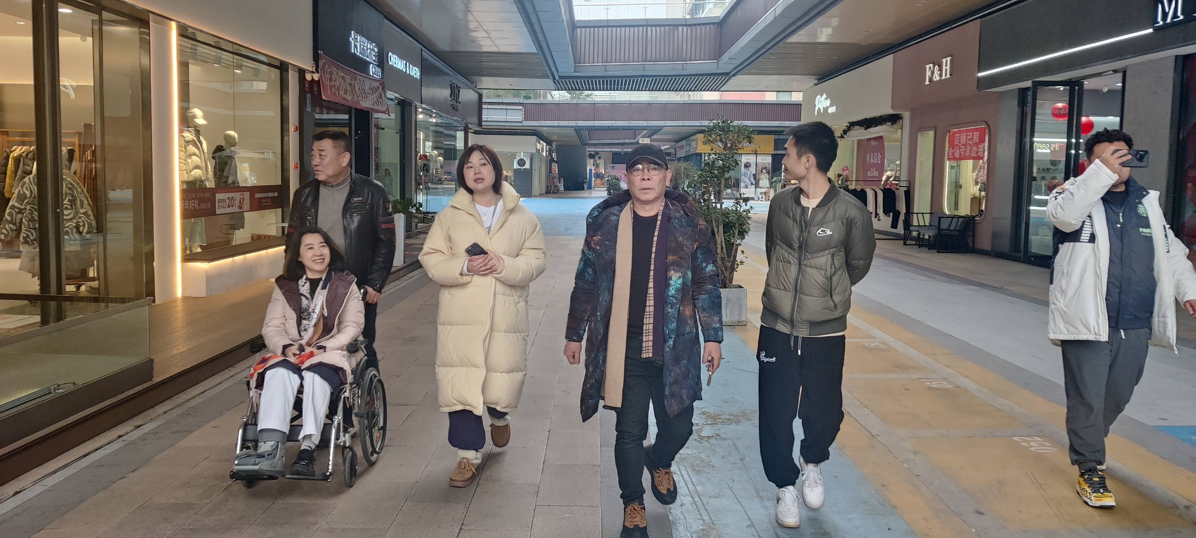 自贡华商国际城考察、项目座谈及实地踏勘