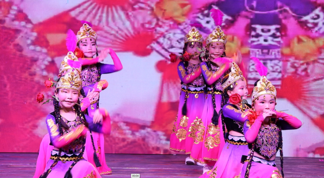 别人家的晚会！郪江萌娃「剧」精彩