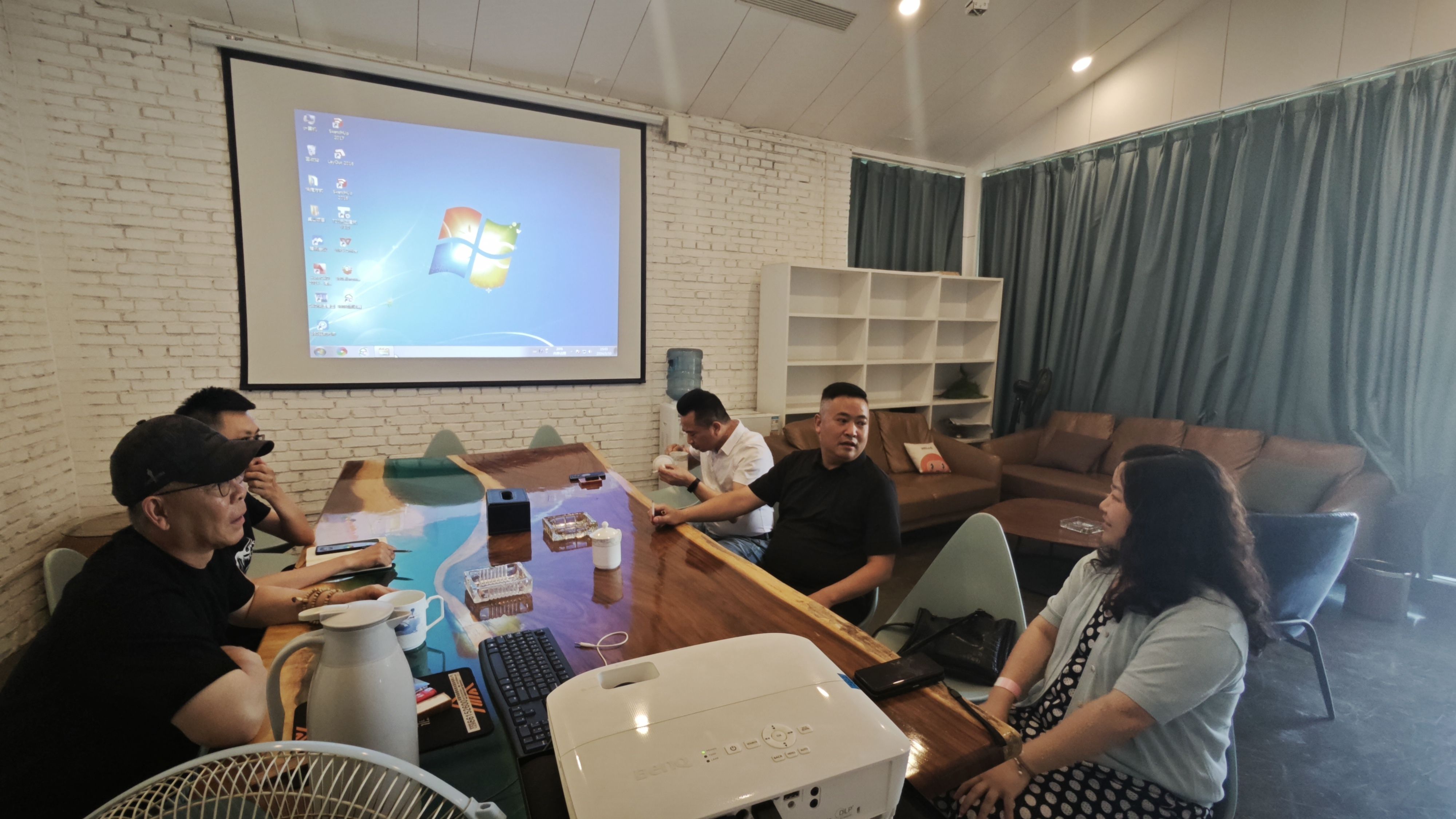 超级农民项目创始人刘总莅临我司开展交流会议